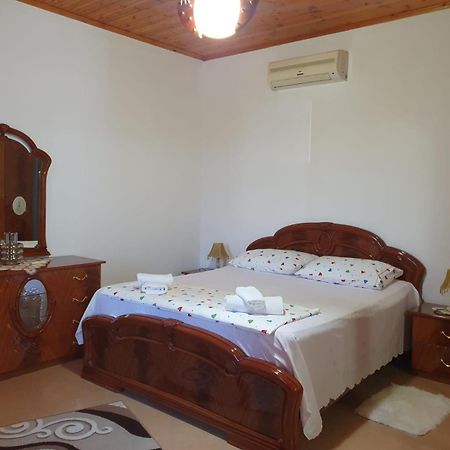 Sara Guesthouse Berat Bagian luar foto