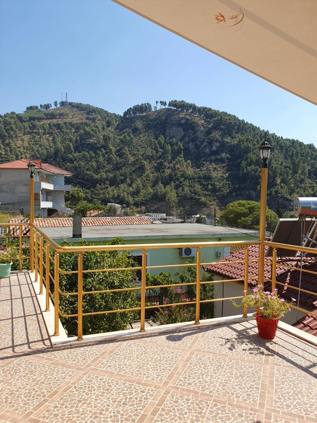 Sara Guesthouse Berat Bagian luar foto