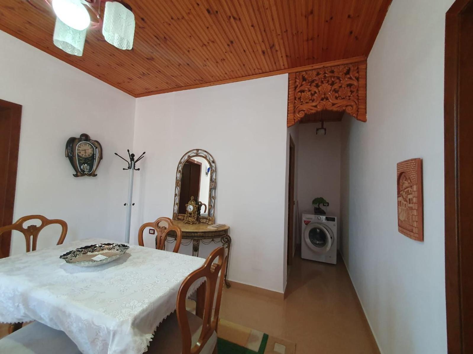 Sara Guesthouse Berat Bagian luar foto
