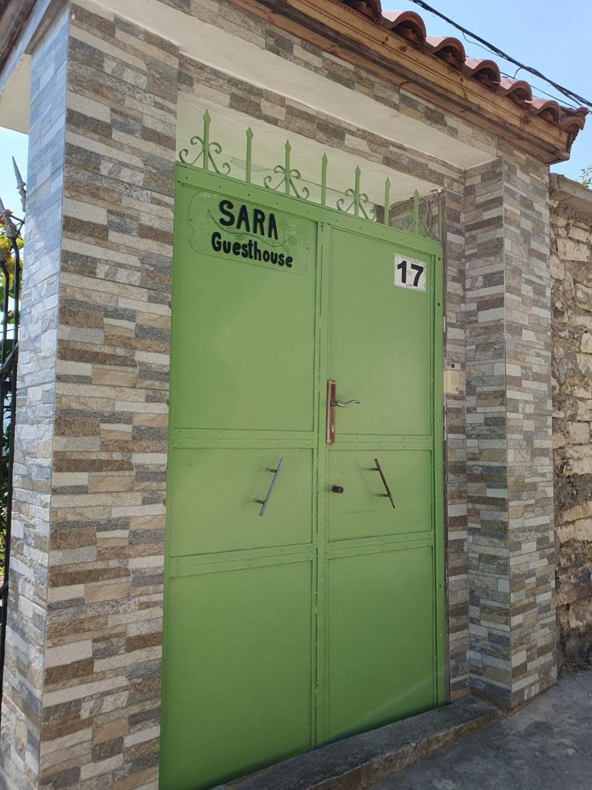 Sara Guesthouse Berat Bagian luar foto
