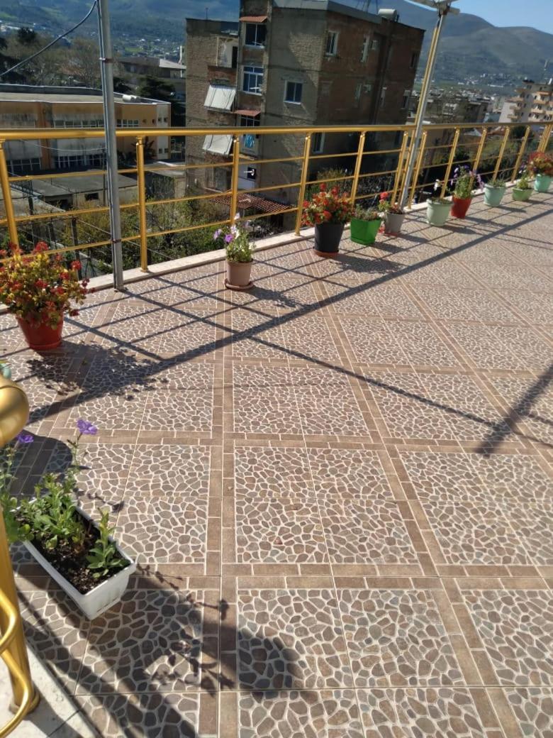 Sara Guesthouse Berat Bagian luar foto