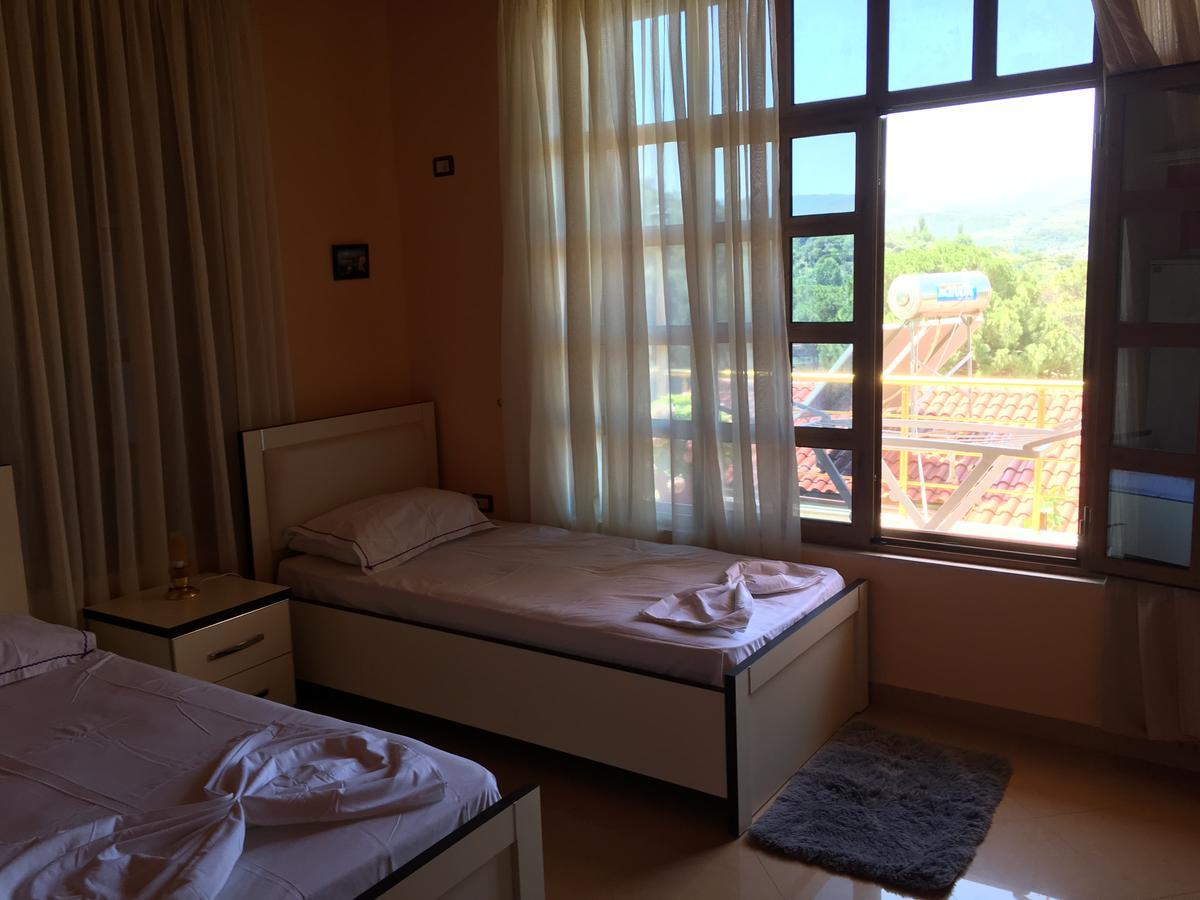 Sara Guesthouse Berat Bagian luar foto